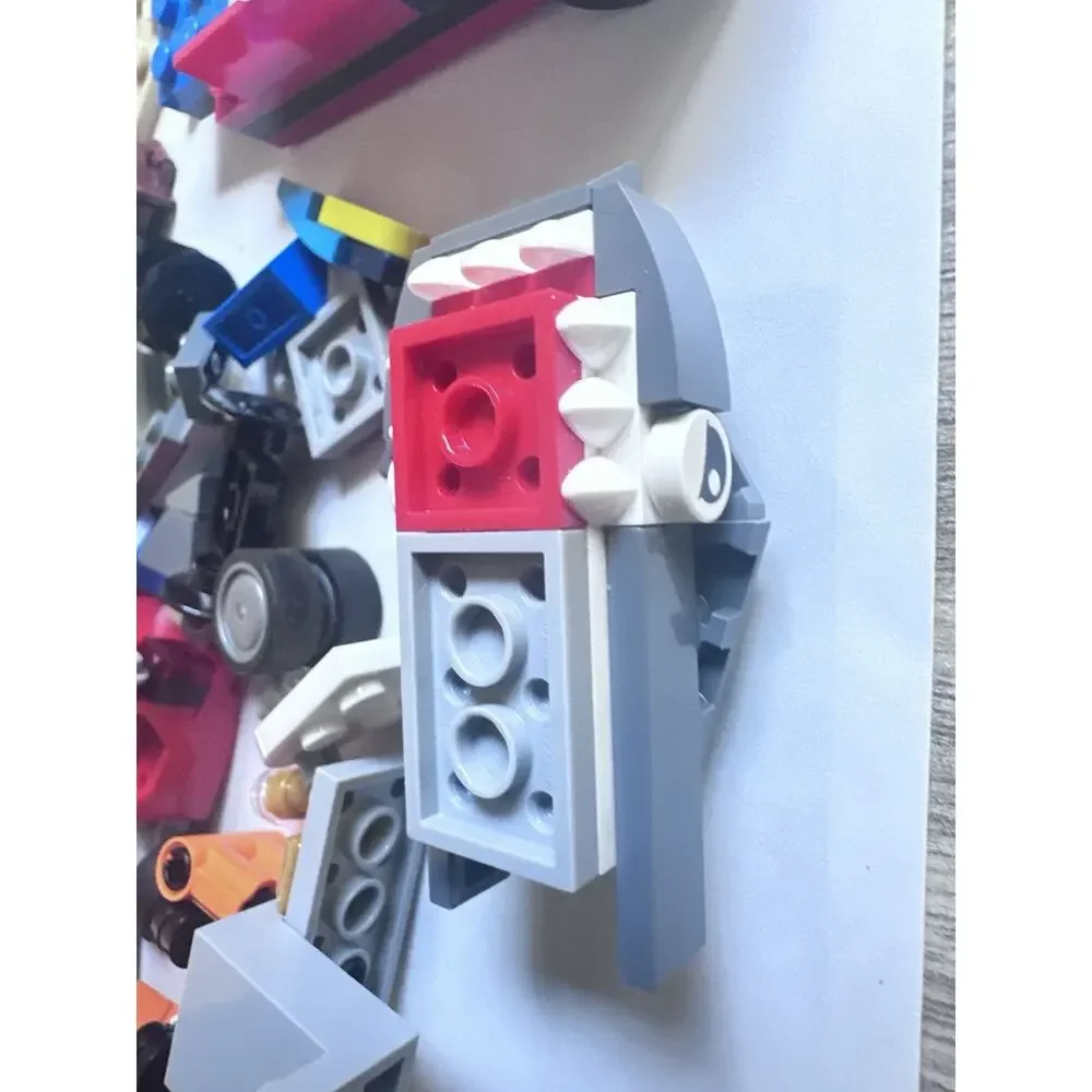 Mixed Lego Mini Figures & Reg. Legos About 50 Pieces L4